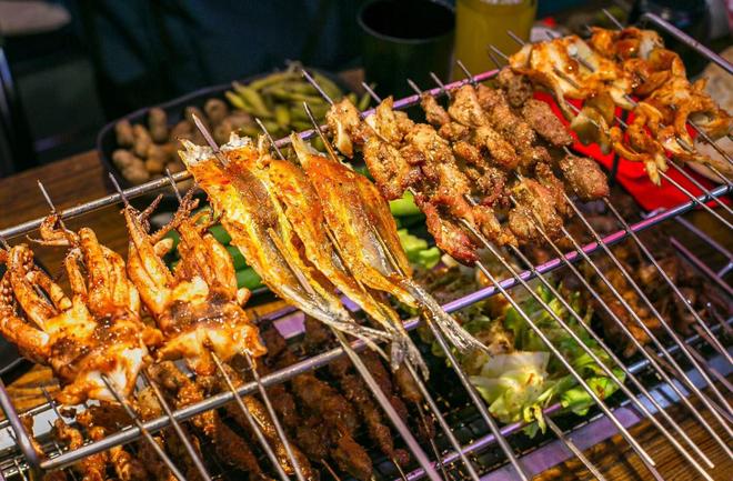 细数中国最具特色的烧烤其特色核心在于风味东西南北风味各异